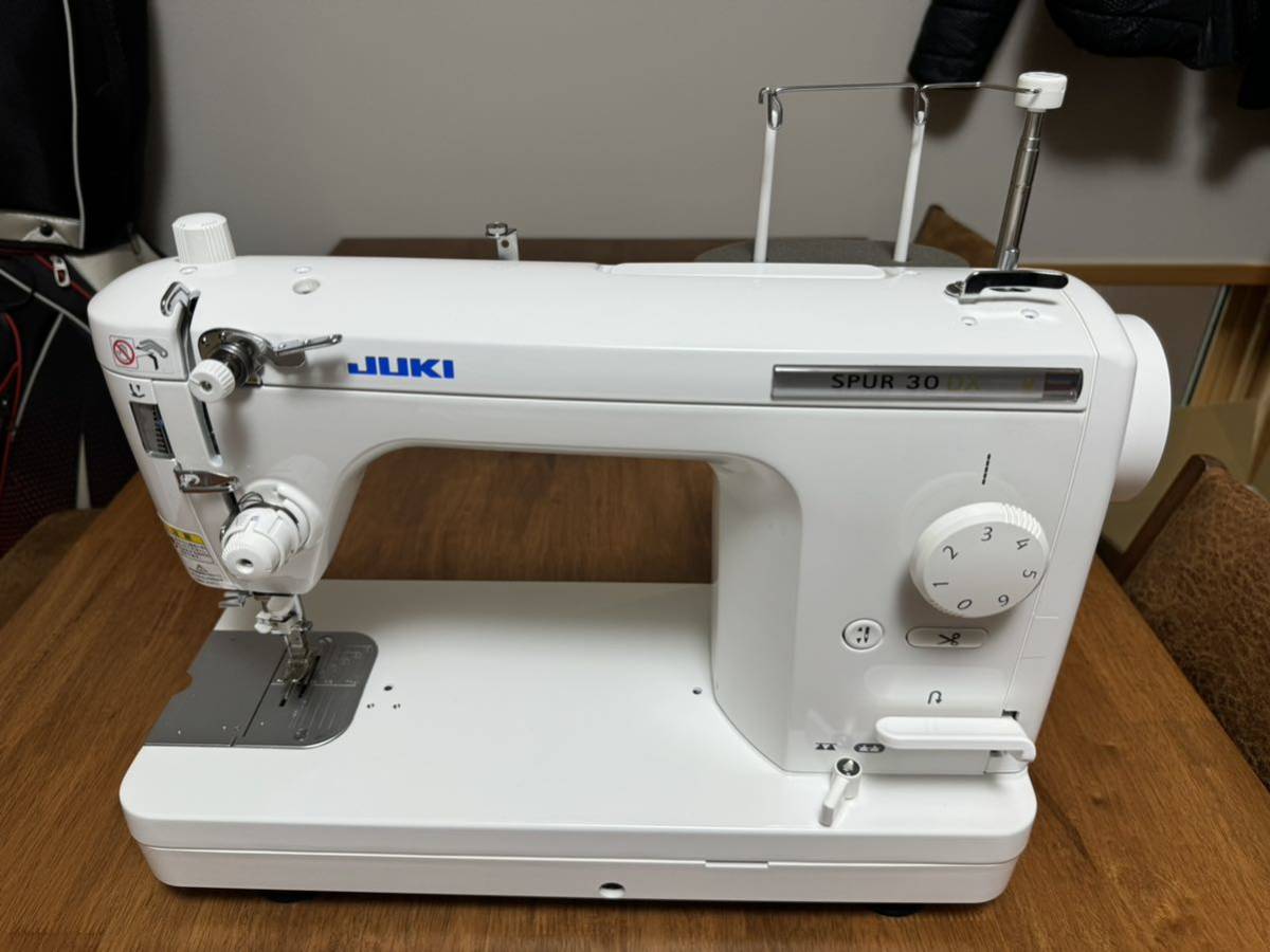 JUKI TL-30DX SPUR シュプール 30 デラックス 職業用ミシン 中古美品_画像3