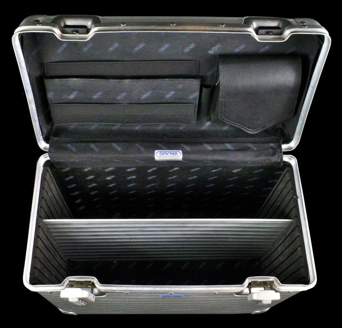 RIMOWA* Rimowa 965.031[TOPAS/ topaz ] Pilot * case records out of production 38L(XL) combination lock 950000