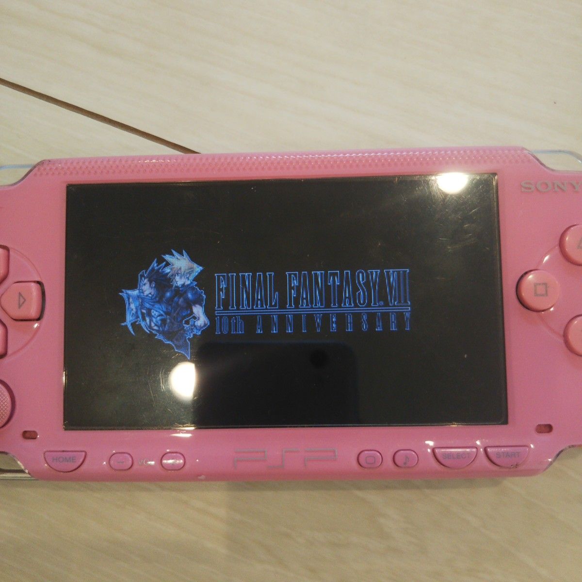 超美品 psp本体 ピンク 純正バッテリー ゲーム2つ付き 動作OK 超美品 psp本体 ピンク 純正バッテリー ゲーム2つ付き 動作OK