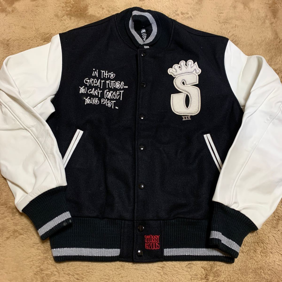 STUSSY xxv ステューシー 袖革スタジャン JKT 25周年 日本限定 STUSSY xxv ステューシー 袖革スタジャン JKT 25周年 日本限定