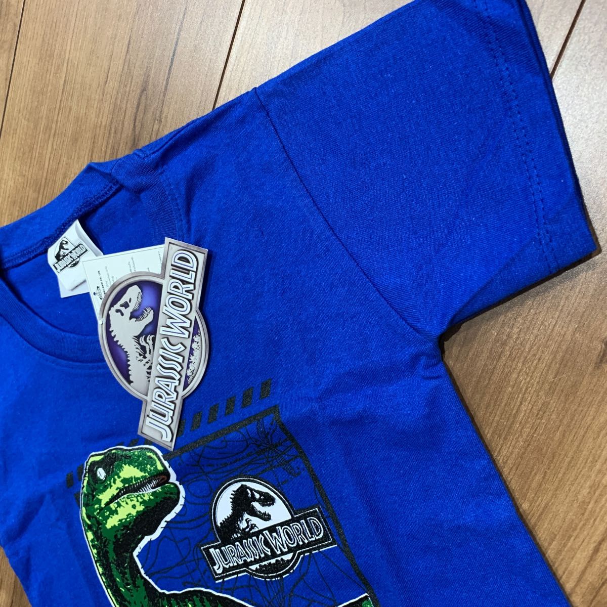 新品140ジュラシックワールドヴェロキラプトル青プリント半袖Tシャツキッズ子供服　jurassicworld ラプトル