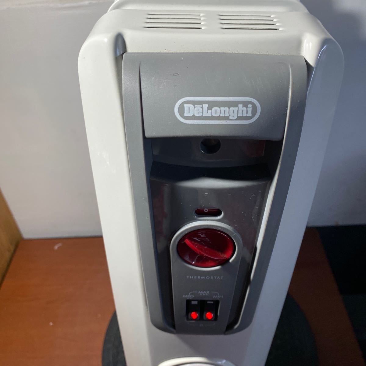 DeLonghi デロンギ オイルヒーター H770812EFS 暖房機器_画像3