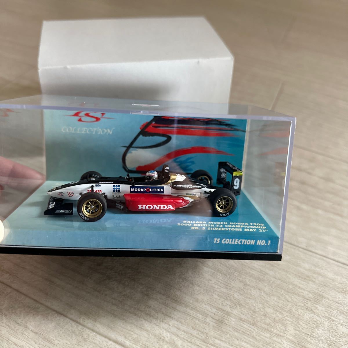 【A0231-2】未使用中古品『ミニチャンプス 1/43 ダラーラ F300無限ホンダ 2000 ♯9 佐藤琢磨』 モデルミニカー レーシングカー_画像4