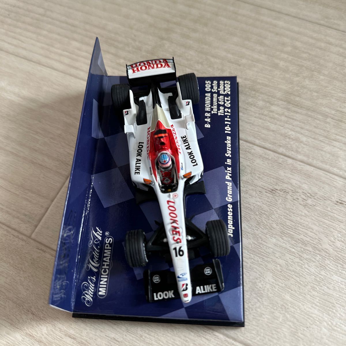 【A0236-7】『1/43 ミニチャンプス BAR HONDA 005 2003 鈴鹿GP 佐藤琢磨 #16』 モデルミニカー レーシングカー（同梱可）_画像3