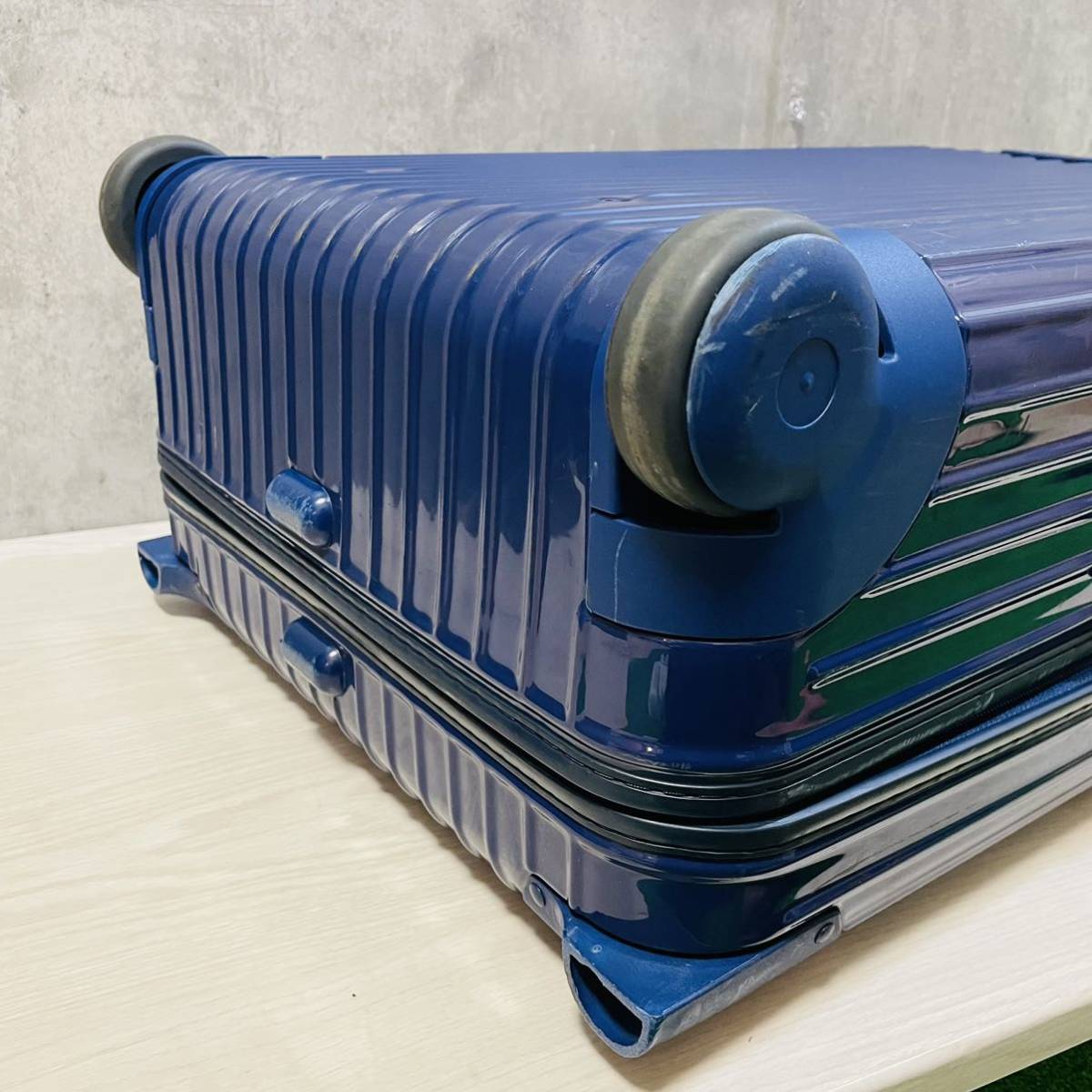 廃盤品 RIMOWA リモワ SALSA サルサ 63L 2輪 857 36 ブルー 廃盤品 RIMOWA リモワ SALSA サルサ 63L 2輪 857 36 ブルー