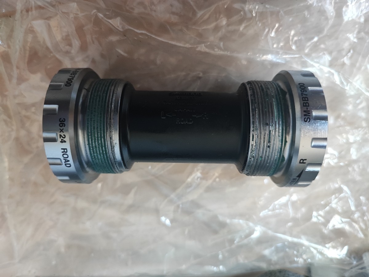 SHIMANO BB-7900 ボトムブラケット ITA_画像1