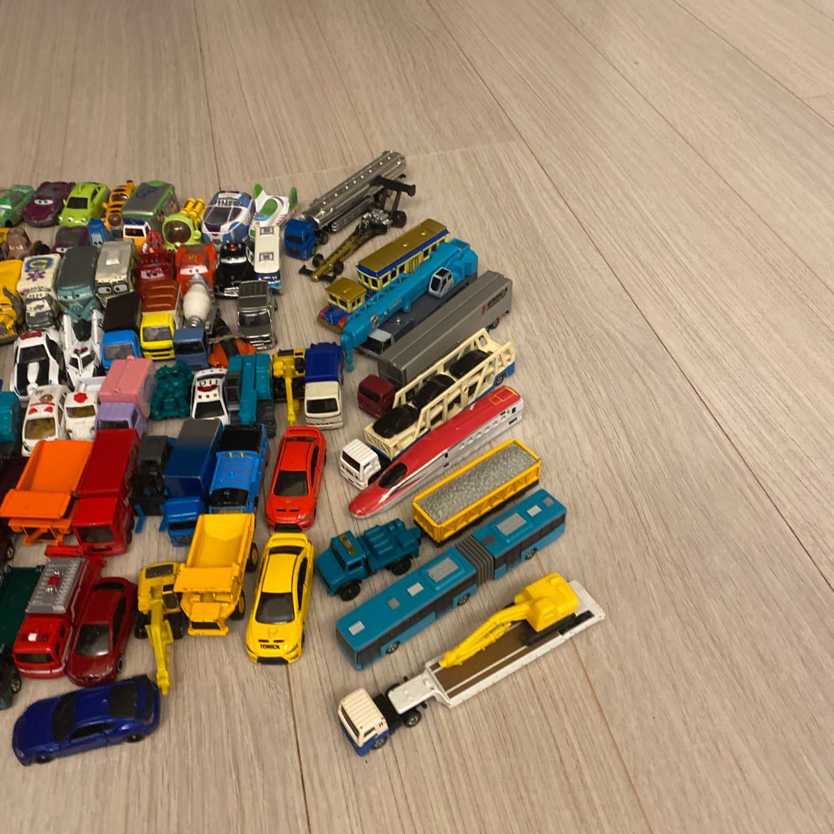 トミカ TOMICA 大量 まとめ売り まとめて約140台セット廃盤廃番レア イベント 働く車 トミカ博 ロング限定働く車 緊急車両カーズディズニー_画像3