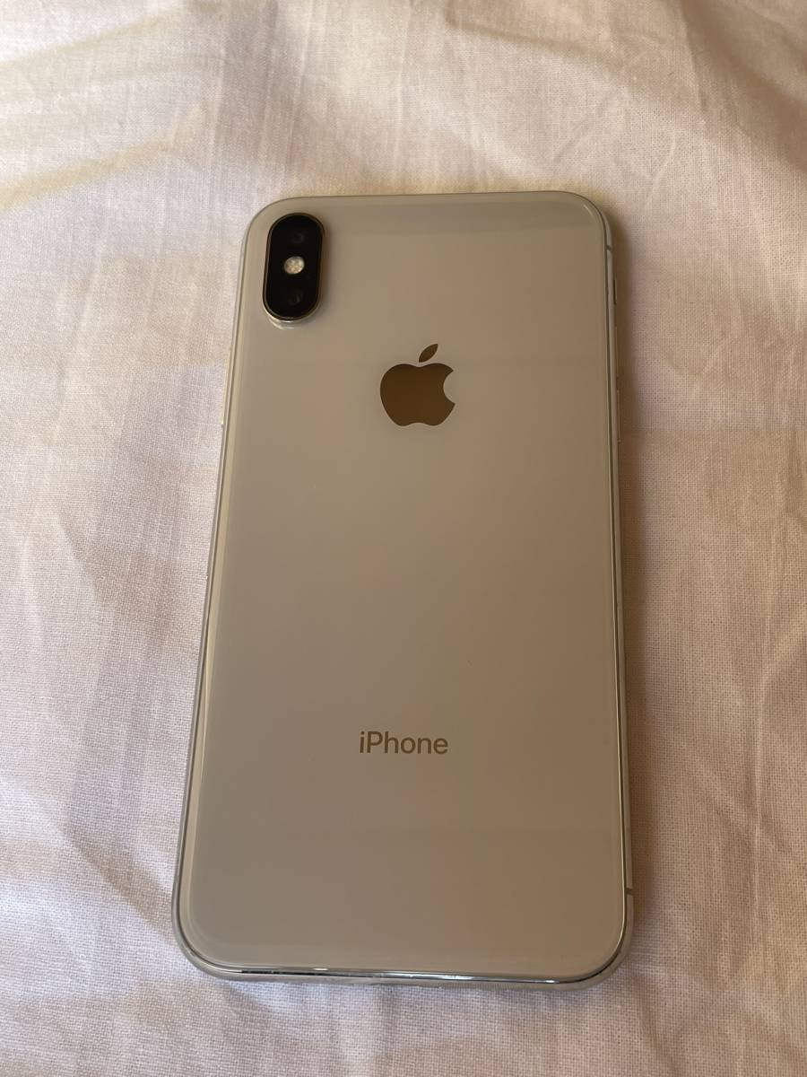 【中古・美品】Apple　iPhone ｘ　10　 本体　64 GB シルバー /ケース付　[☆送料無料☆] 　バッテリー95％　ＳIMフリー_画像2