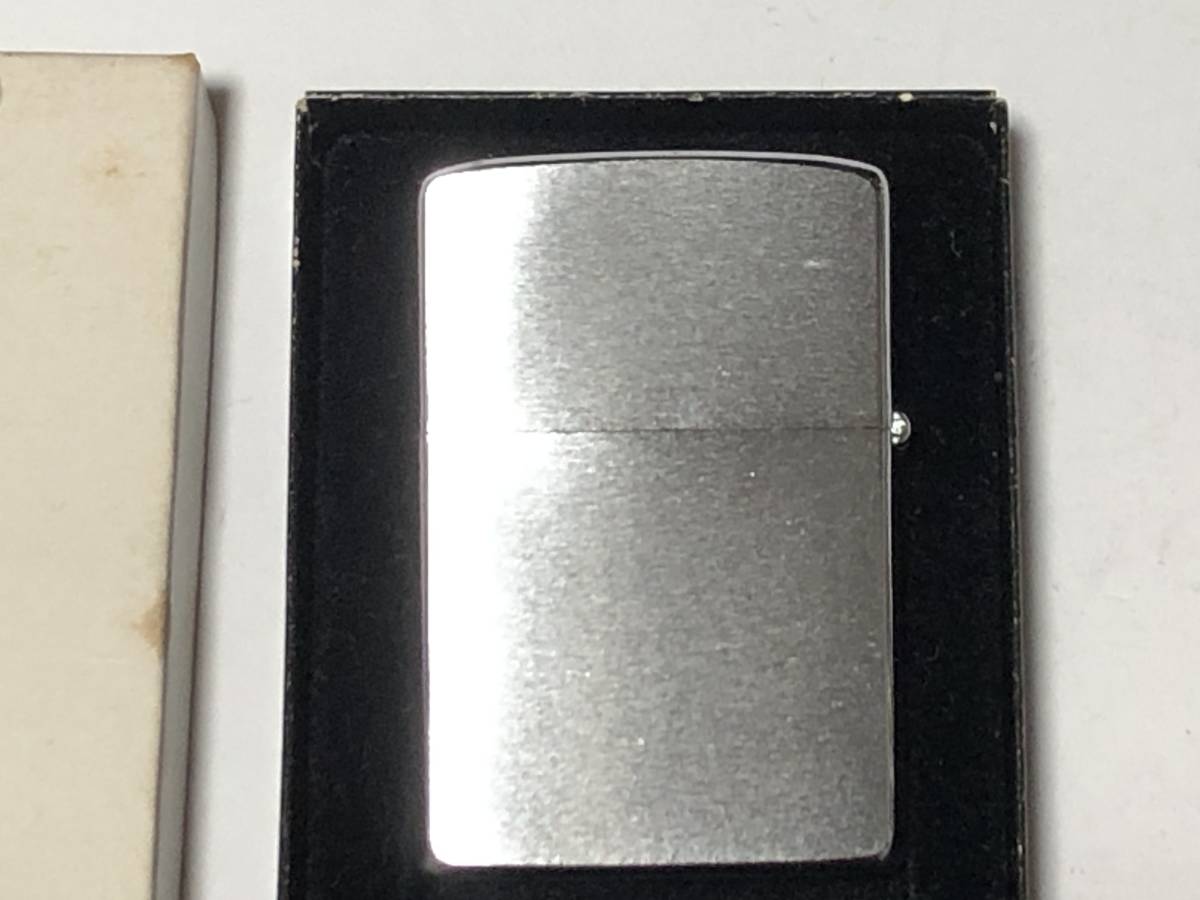 未使用 ZIPPO ジッポー ロゴマーク 1983年製 赤　レッドロゴ 希少 アメリカ 喫煙具 MADE IN USA _画像3