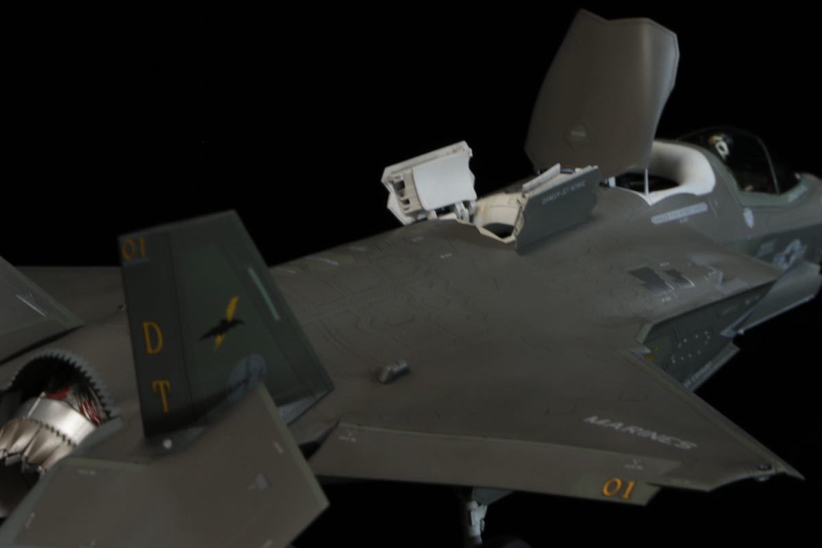 タミヤ 1/48 F-35B 短距離離陸形態　いずも発着艦試験　VMFA-242 バッツ　完成品_画像4