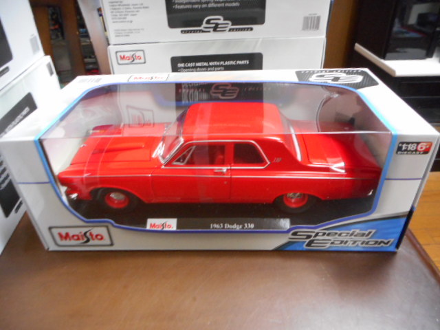 ★★1/18 クライスラー ダッジ 330 1963 レッド Dodge 330 マイスト Maisto★★_画像3