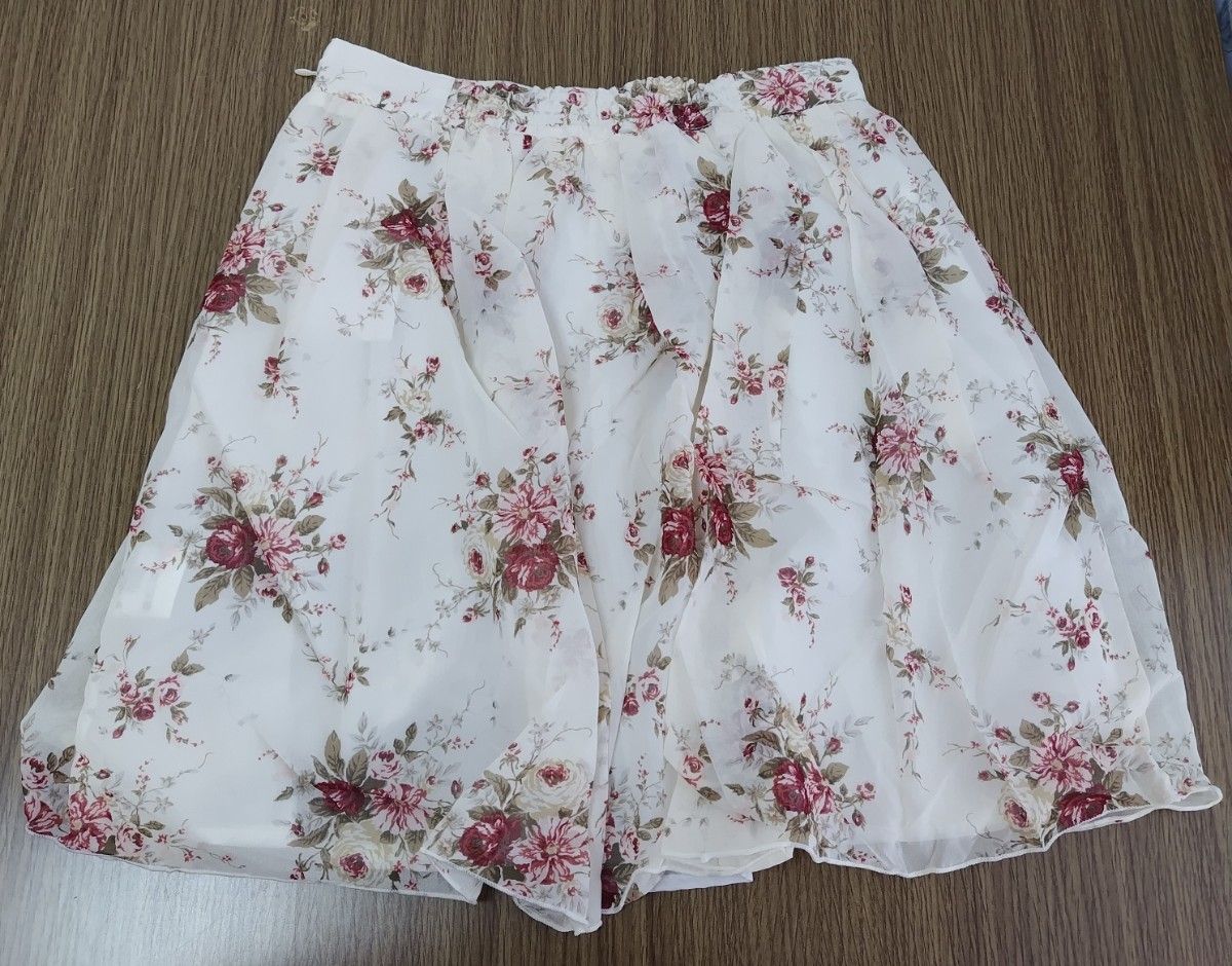 新品　レストローズ　 花柄　 白　 スカート