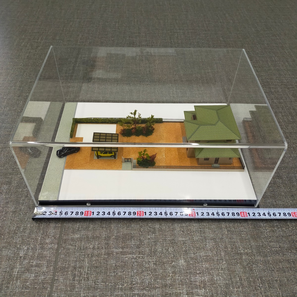 す1026 建築模型 家 ミニチュア ジオラマ 鉄道模型 住宅模型 建物模型 一戸建て 車 庭_画像1