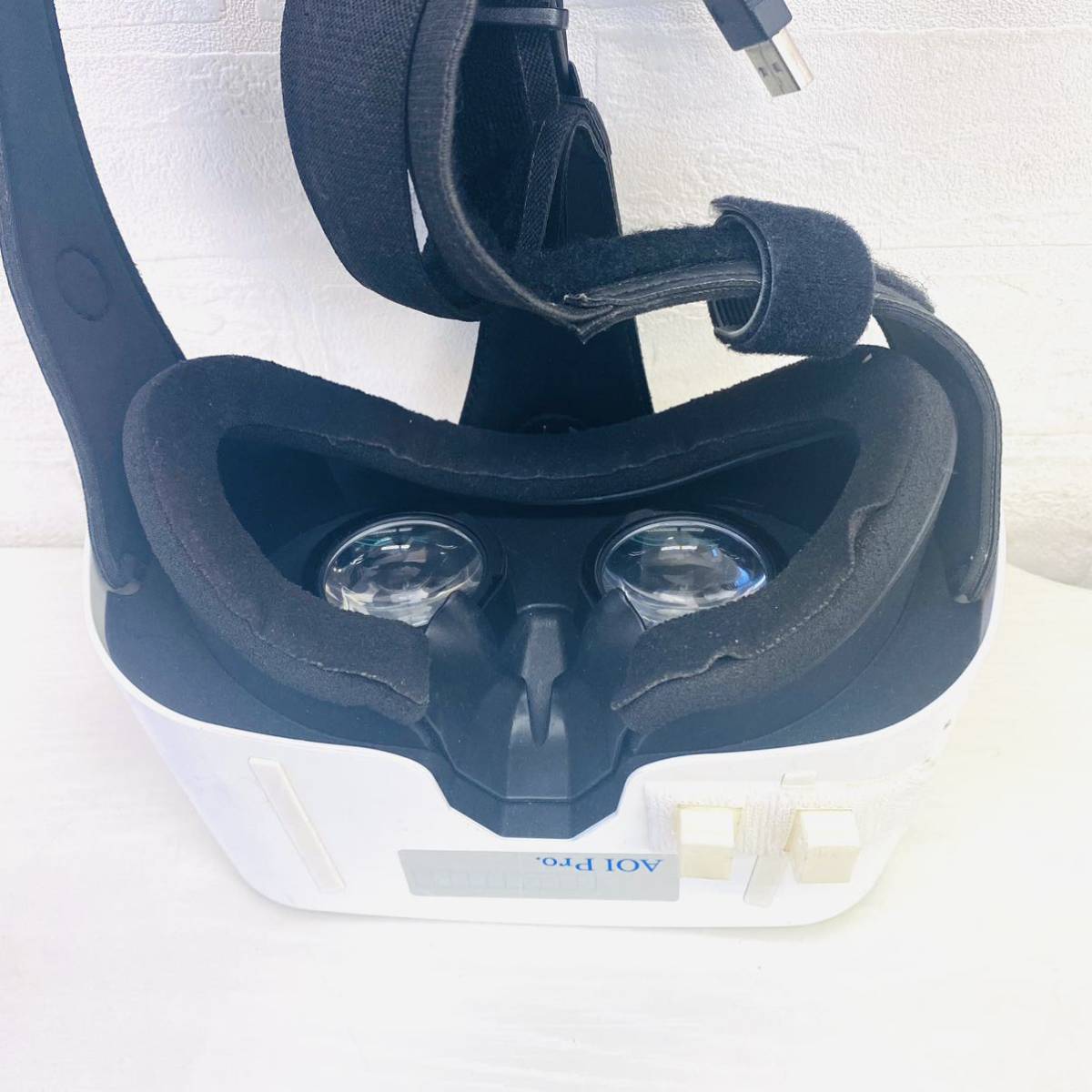 ② FOVE 0 視線追跡型VRヘッドマウントディスプレイ VRゴーグル VRヘッド　VR VRHMD ホワイト 白 NK_画像4