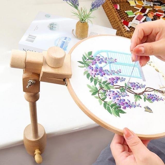 刺繍スタンド 刺繍枠 木製 スタンド ウッドフープ 縫製 手作り 手芸用 縫製ツール 卓上 刺繍キット 角度調整可 クロスステッチ 固定用_画像4