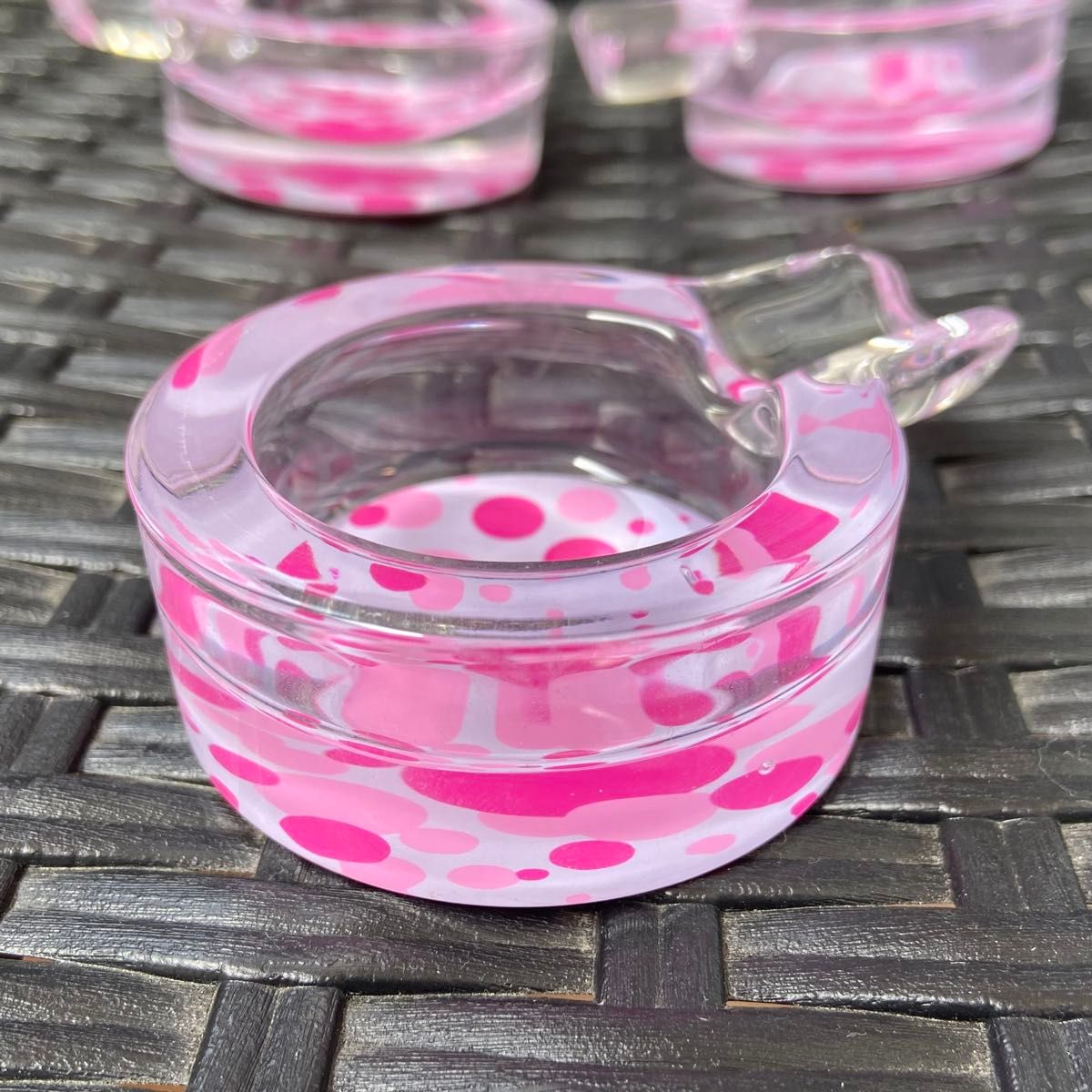 【お値下げ】レトロ調カラーガラス灰皿 3個セット ピンク系 ガラス ヴィンテージガラス 昭和レトロ マーブル 小物入れ