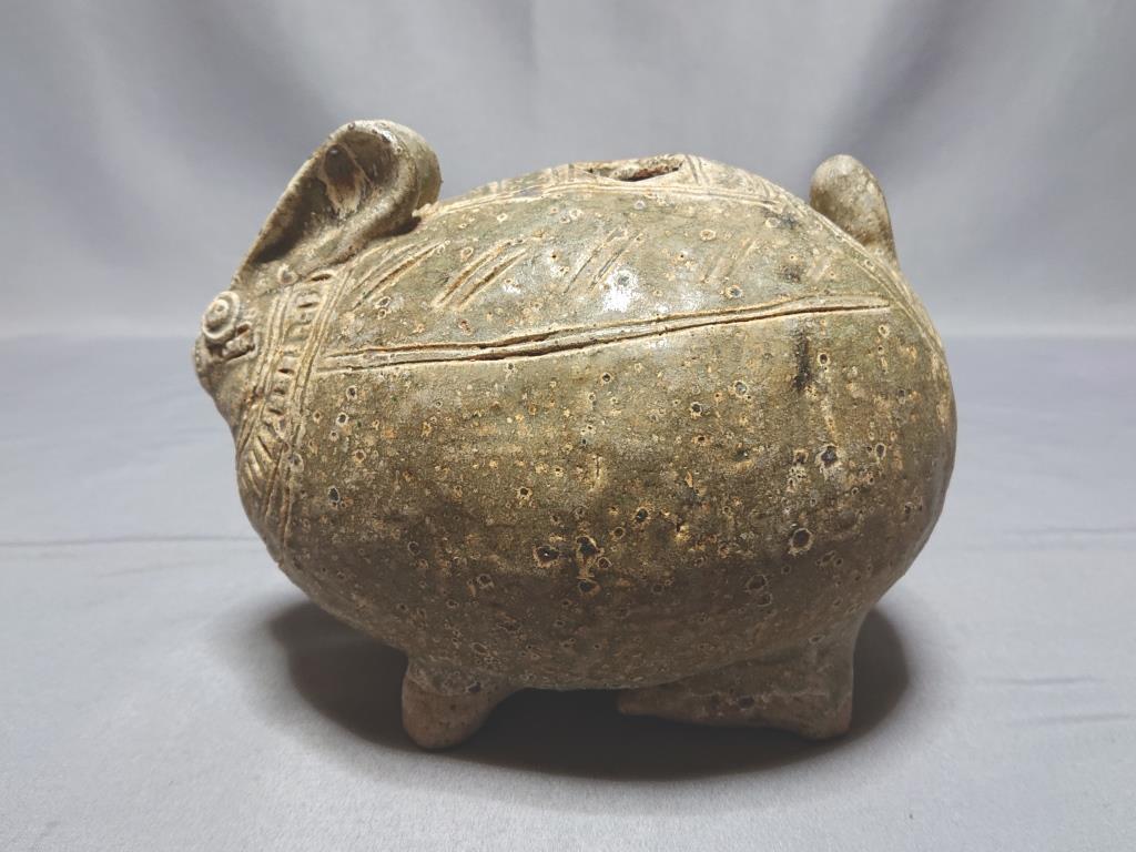 コレクター収集品　クメール　青磁兎型　石灰壺　12～13世紀_画像2