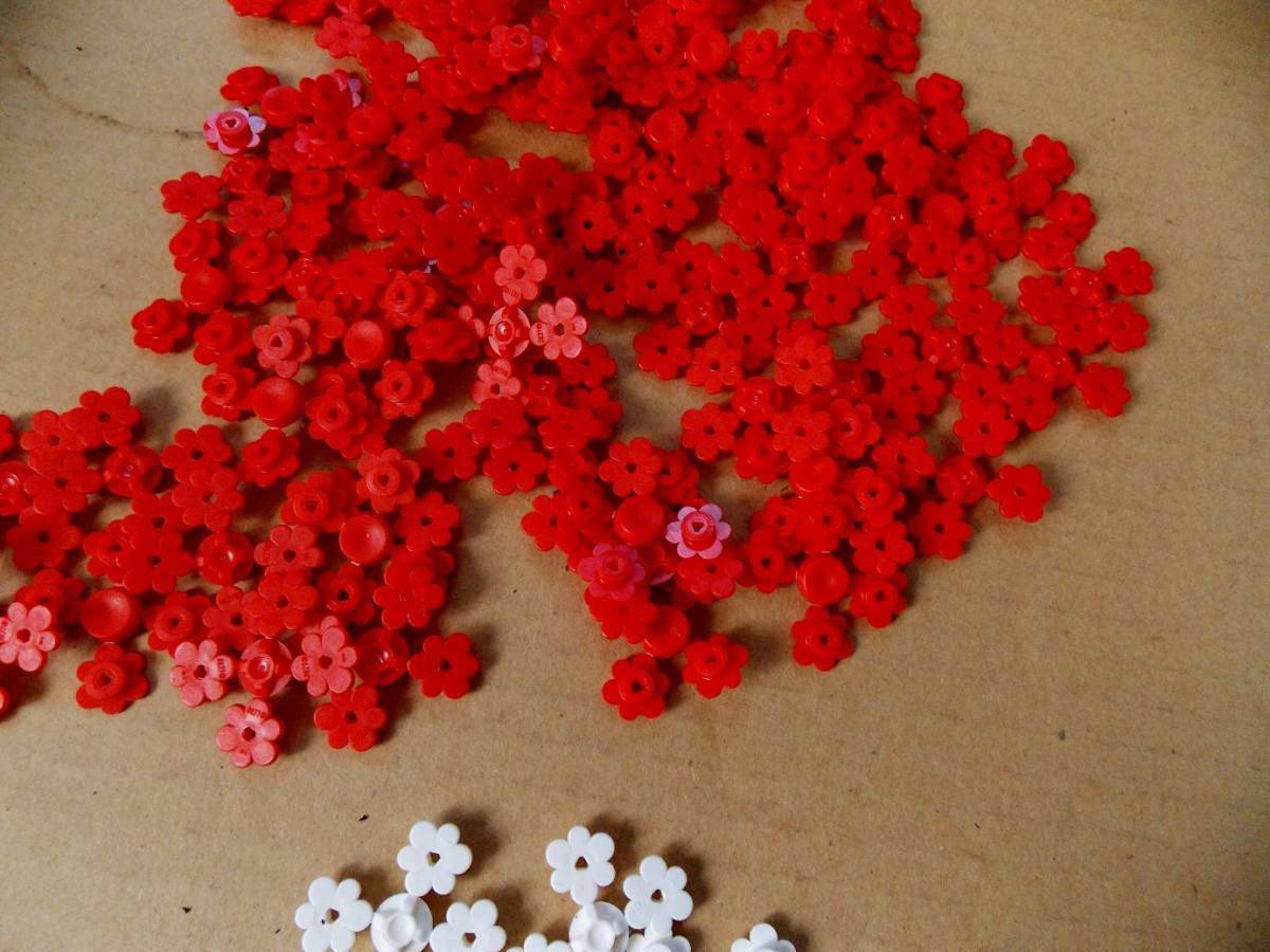 レゴ　大量　ランナー付花びら（赤、白）、草_画像2