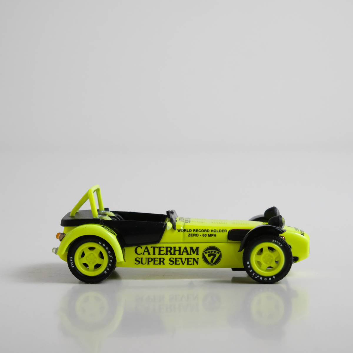 CATERHAM SUPER SEVEN ケータハム スーパーセブン 1/43 KYOSHIO 京商 車 模型 オブジェ ミニカー_画像6