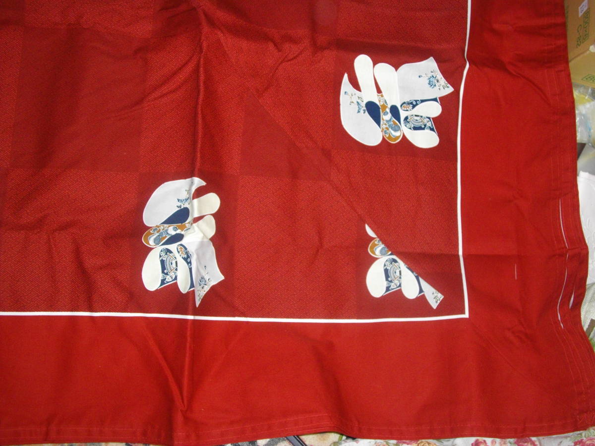 [ human national treasure .... pattern ]kotatsu on .* thread. character tablecloth also 200x200.