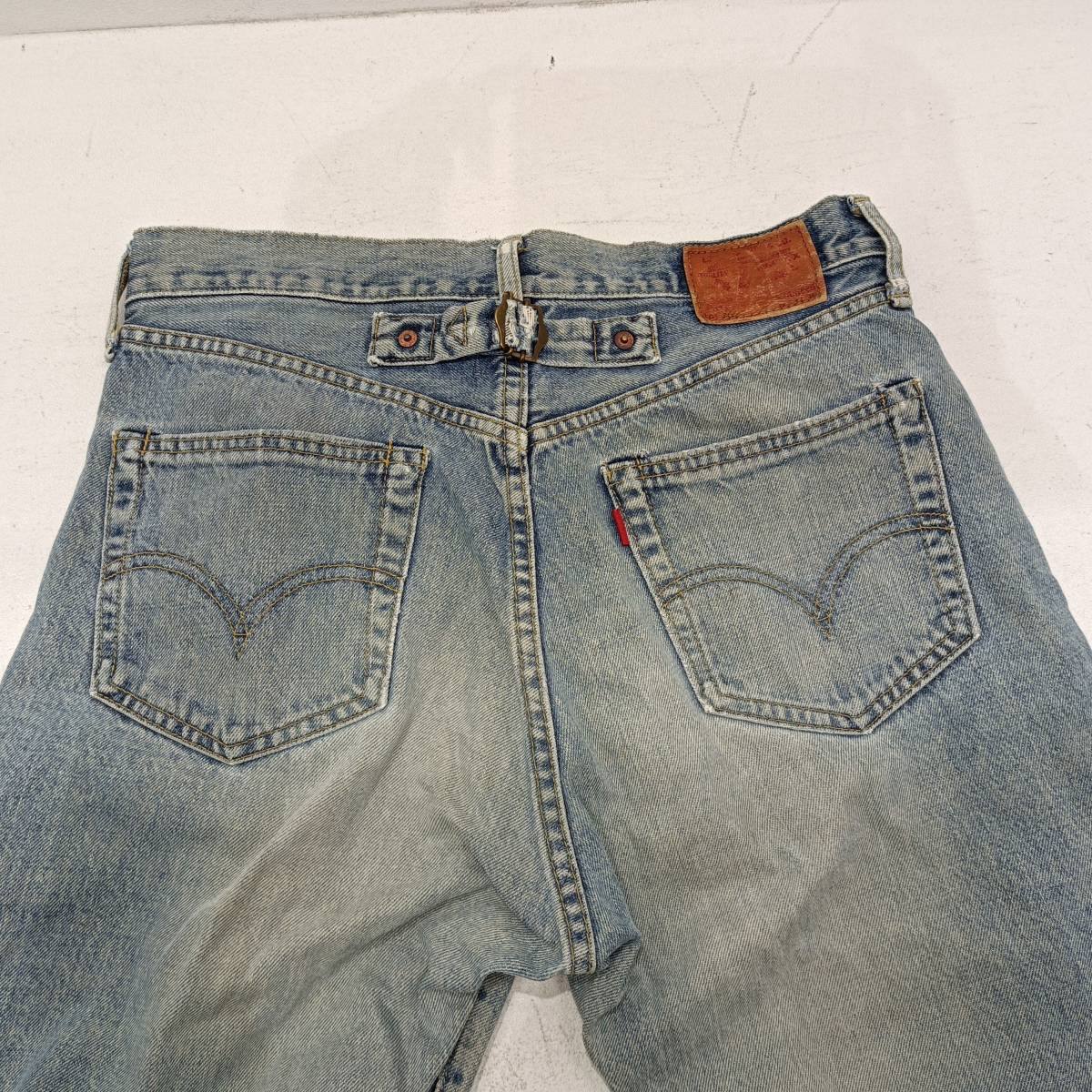 E）Levi's リーバイス 702XX 日本製復刻 シンチバック ボタン裏122 サイズW33　中古 現状品_画像3