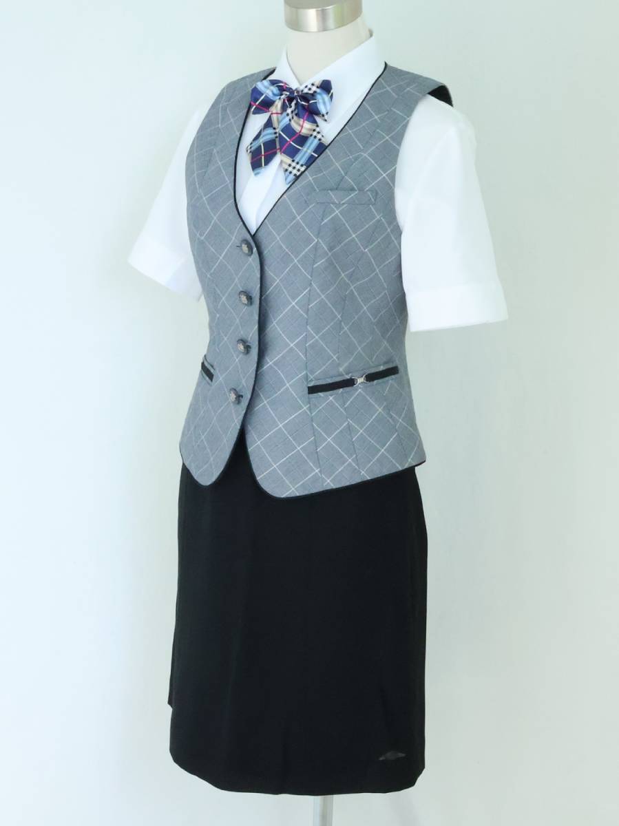 09号 ENJOY エンジョイ グレー　チェック 事務 中古◆OL制服 / 事務服 ◆ ベスト,スカート 上下セット,中古ブラウス,新品リボンのオマケ付_画像3