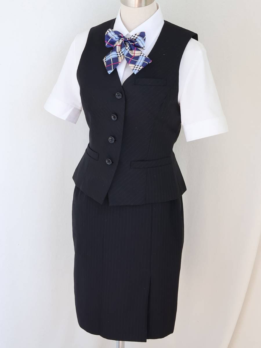 11号 SELERY ブラック 斜め 事務 中古◆OL制服 / 事務服◆ ベスト, スカート(お任せ） 上下セット, 中古ブラウス, 新品リボンのオマケ付_画像3