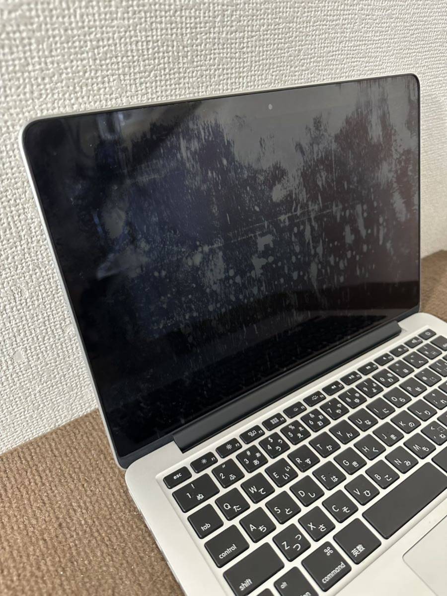 【現状品】Apple MacBook Air A1465 MacBook Pro A1502×２台 計３台まとめ 通電確認済み ジャンク品_画像5