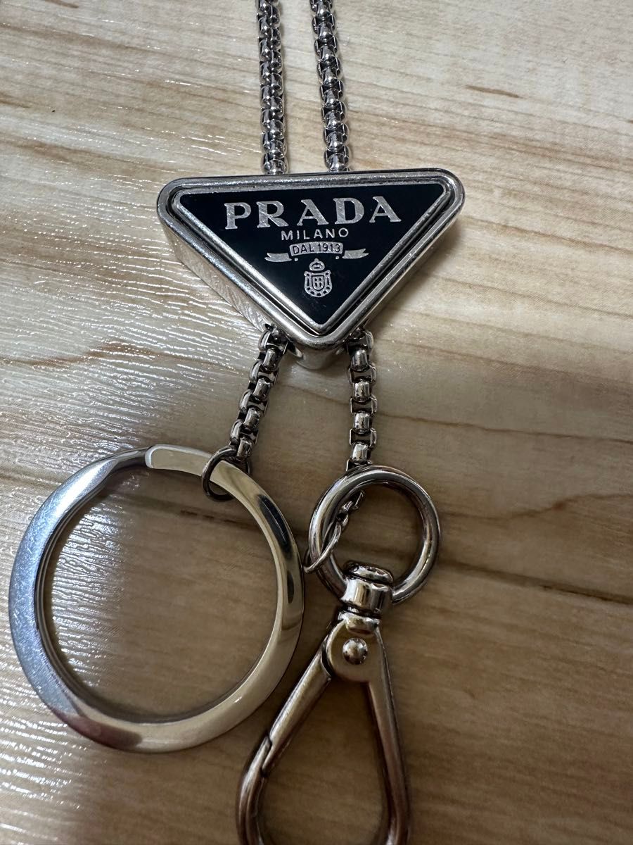 美品 プラダ ネックレス メタルキーリング ロゴ 1PS052 PRADA 美品 プラダ ネックレス メタルキーリング ロゴ 1PS052 PRADA