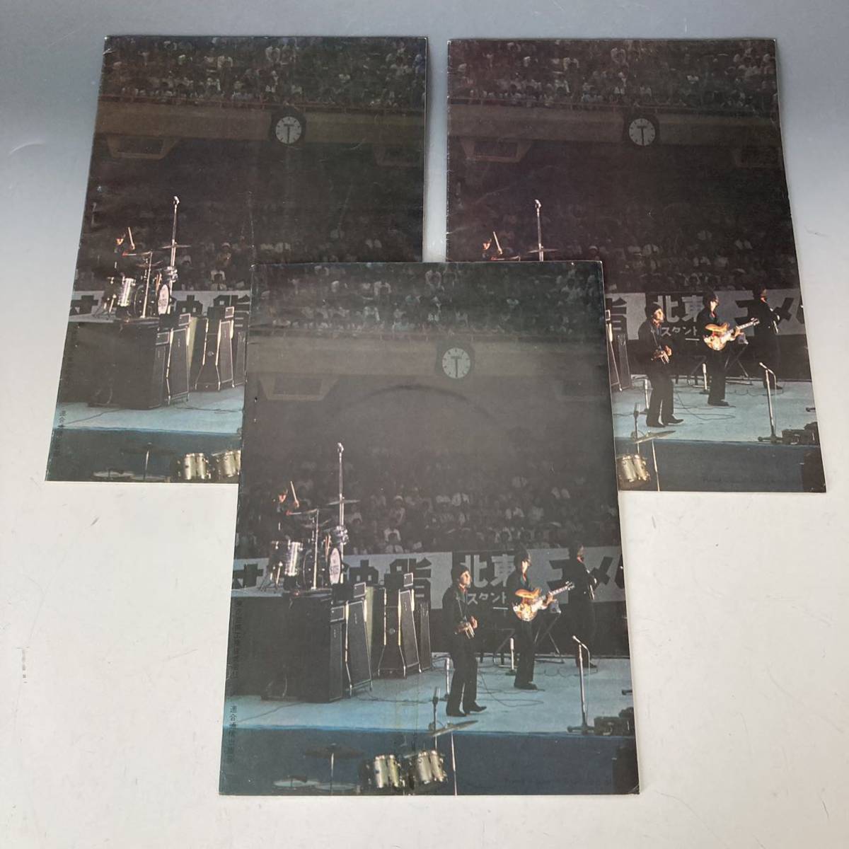② THE BEATLES ビートルズ来日記念３冊　東芝音楽工業（株）連合通信出版部　当時物　1966年_画像2