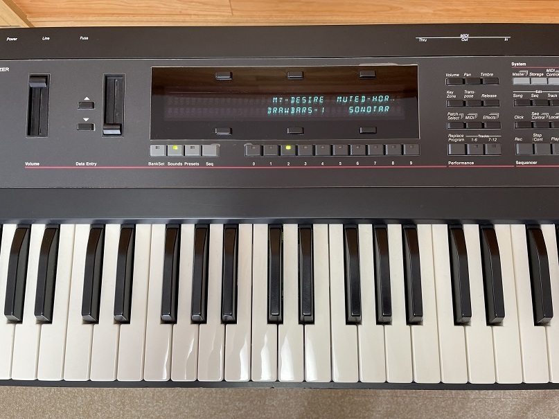 ENSONIQ　SD-1　デジタルシンセサイザー 美品_画像2