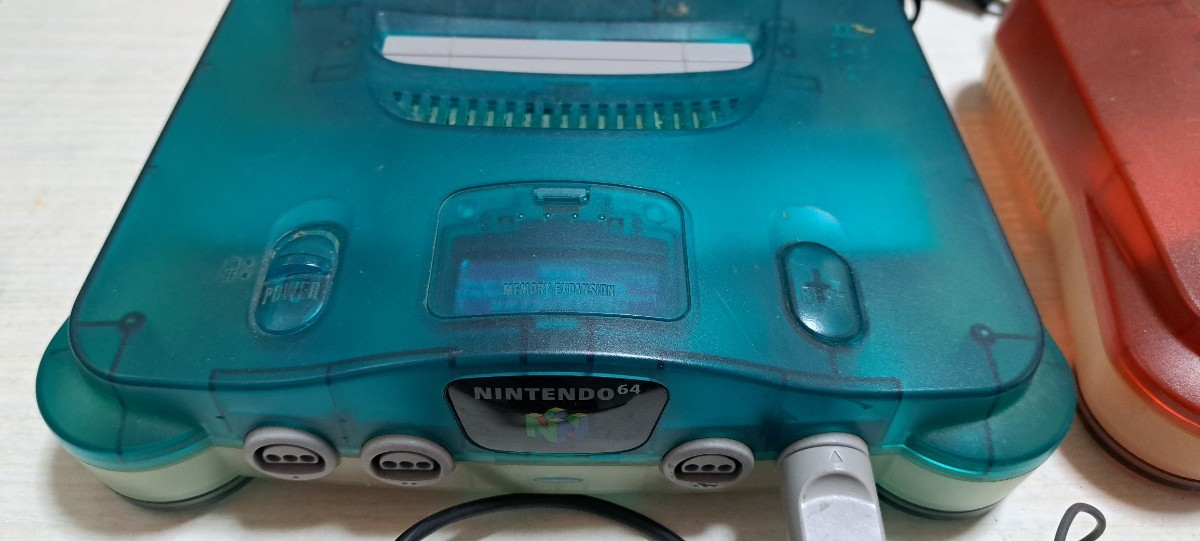 任天堂 Nintendo64 NUS-001 未確認　現状渡し　部品取りにどうぞ　本体とコントローラーセット_画像3