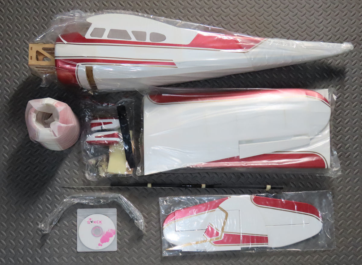 ★ HobbyKing Cessna195 / セスナ195 バルサ製フィルム貼りARFキット 送料込み ★_出品内容