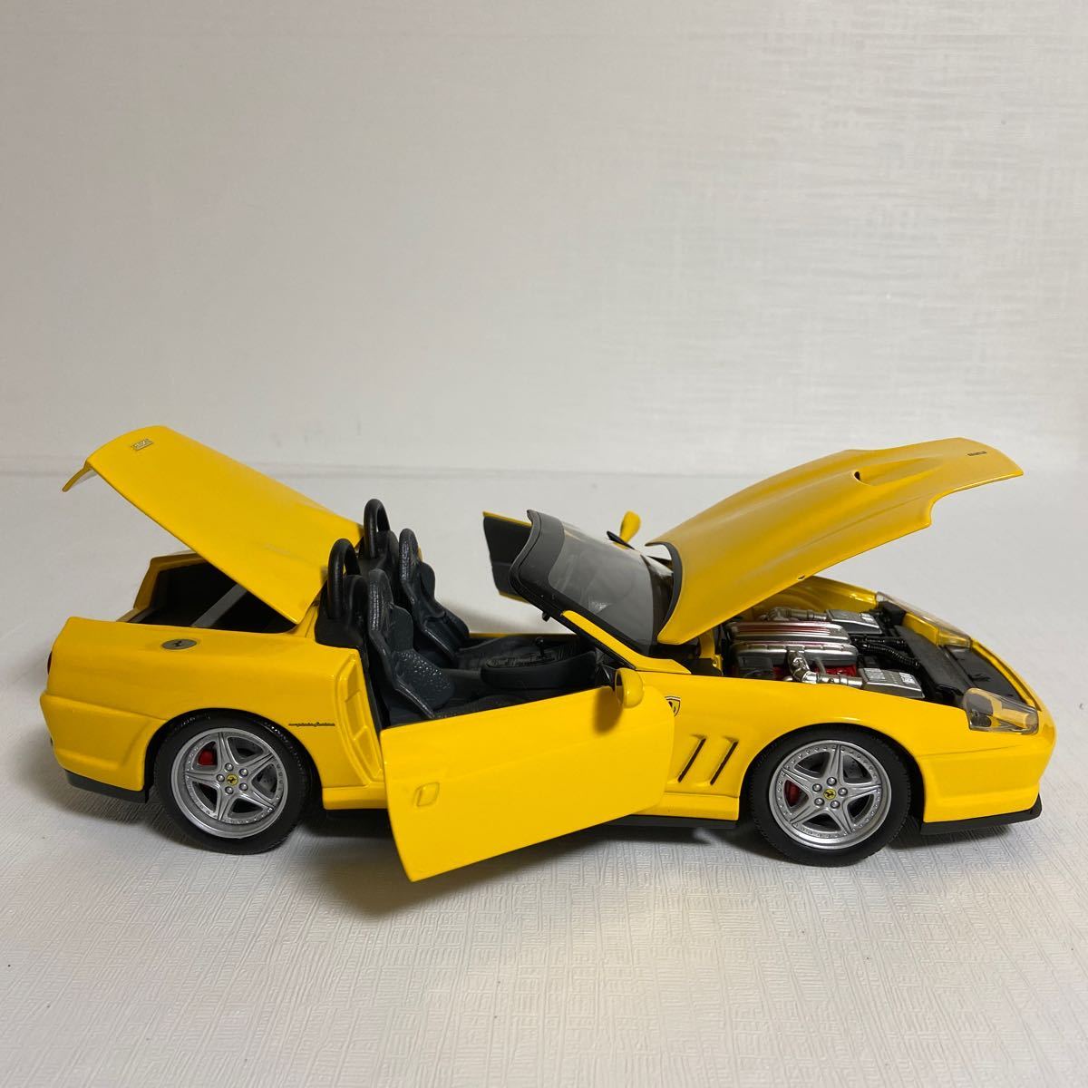 ★ホットウィール／Hot WHeeLs：1/18 ★ フェラーリ 550 バルケッタ ピニンファリーナ／FERRARI 550 Barchetta Pininfarina (Yellow) used_画像5