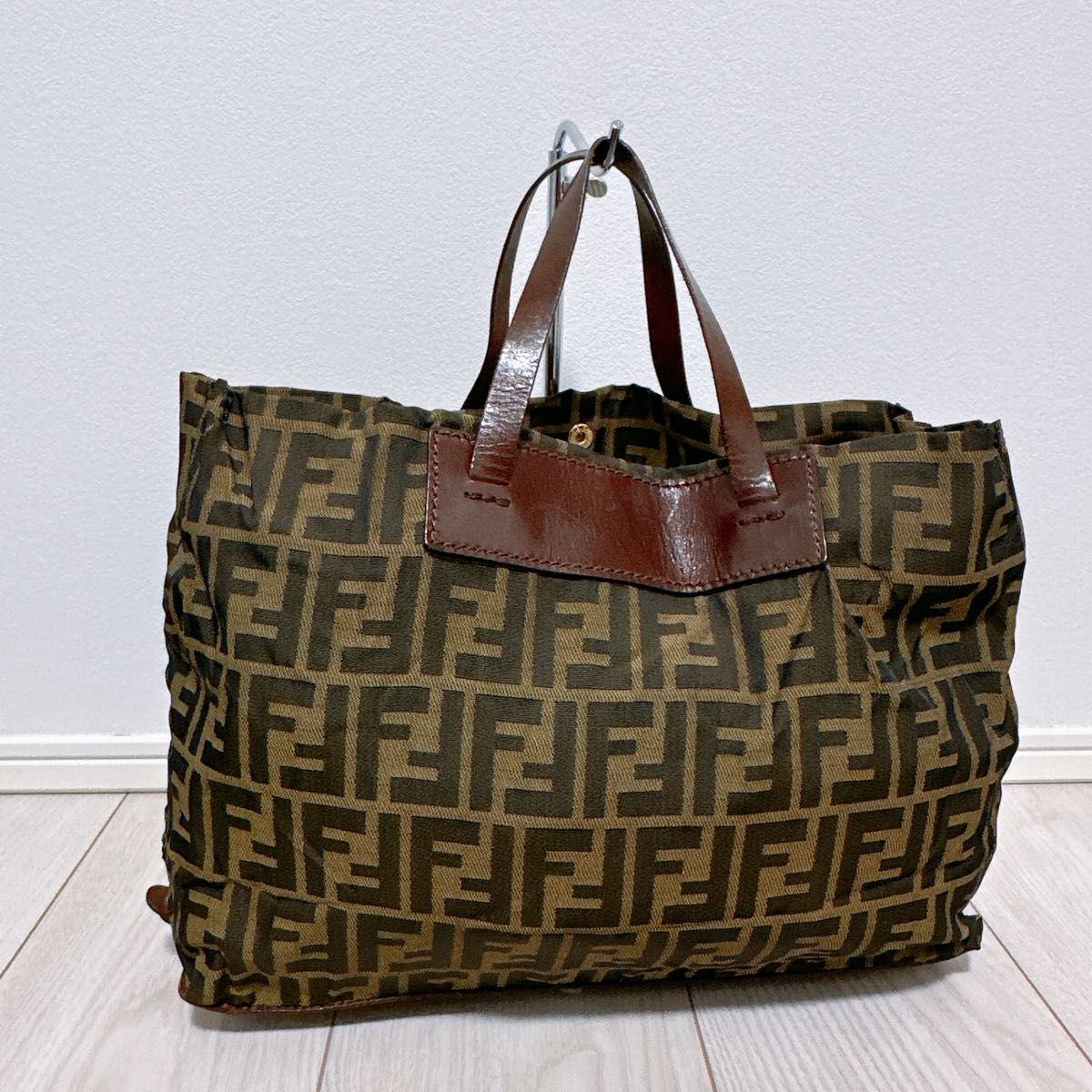美品》FENDI(フェンディ)トートバッグ|Yahoo!フリマ(旧PayPay 美品》FENDI(フェンディ)トートバッグ|Yahoo!フリマ(旧PayPay