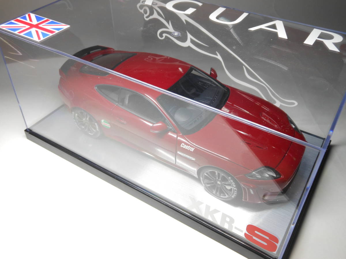 オートアート 1/18 ジャグァー XKR-S…2011（新ケース付属/元箱無し）の画像2