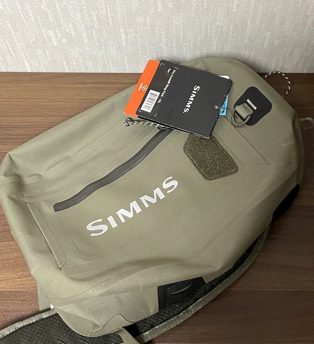 Simms Dry Creek Z Sling Pack TAN スリングパック スリング Simms Dry Creek Z Sling Pack TAN スリングパック スリング