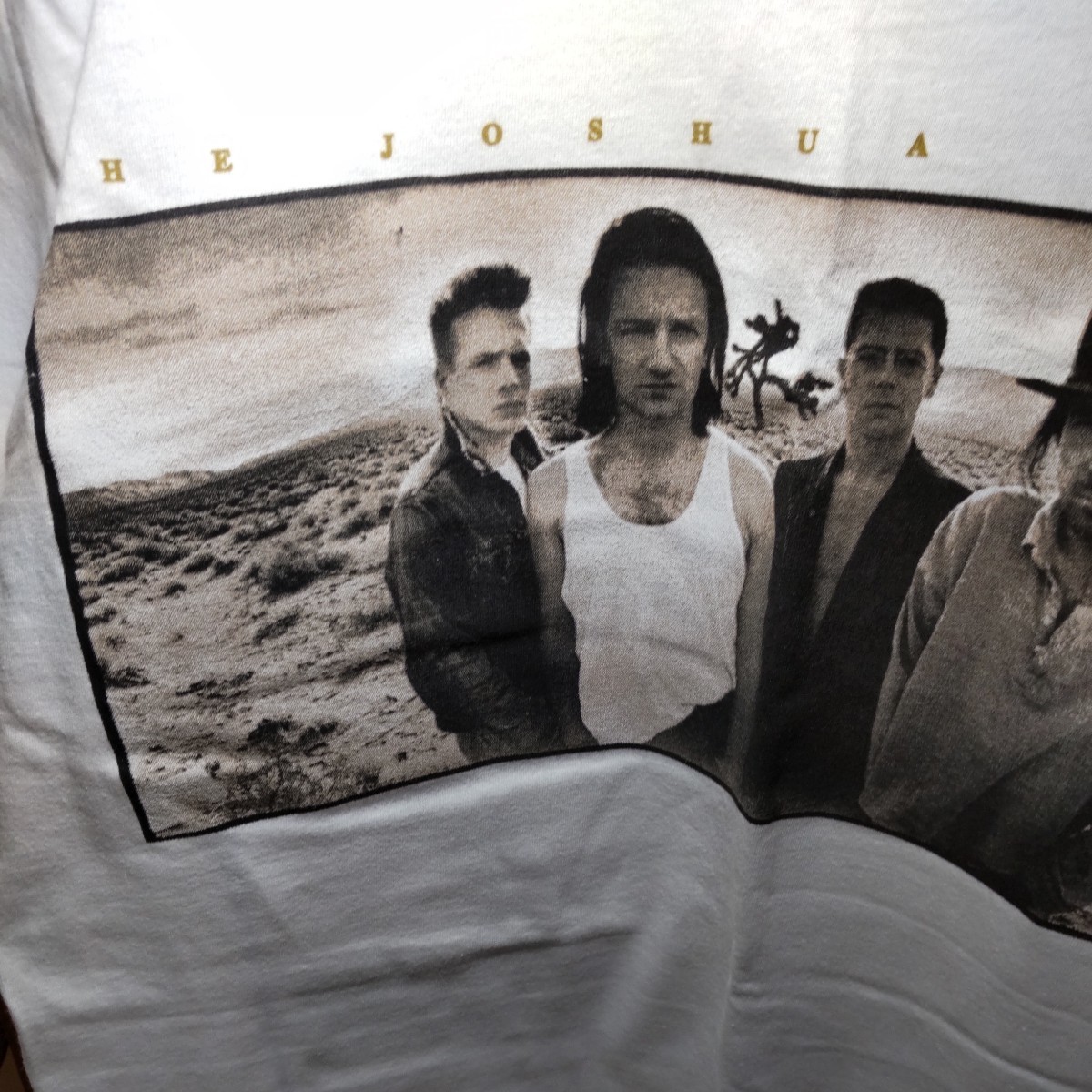 【服飾】 THE JOSHUA TREE AMERICA SPRING 1987 ツアー U2 Tシャツ Sサイズ着丈約70cm 身幅約45cm 当時物　ビンテージ __画像4