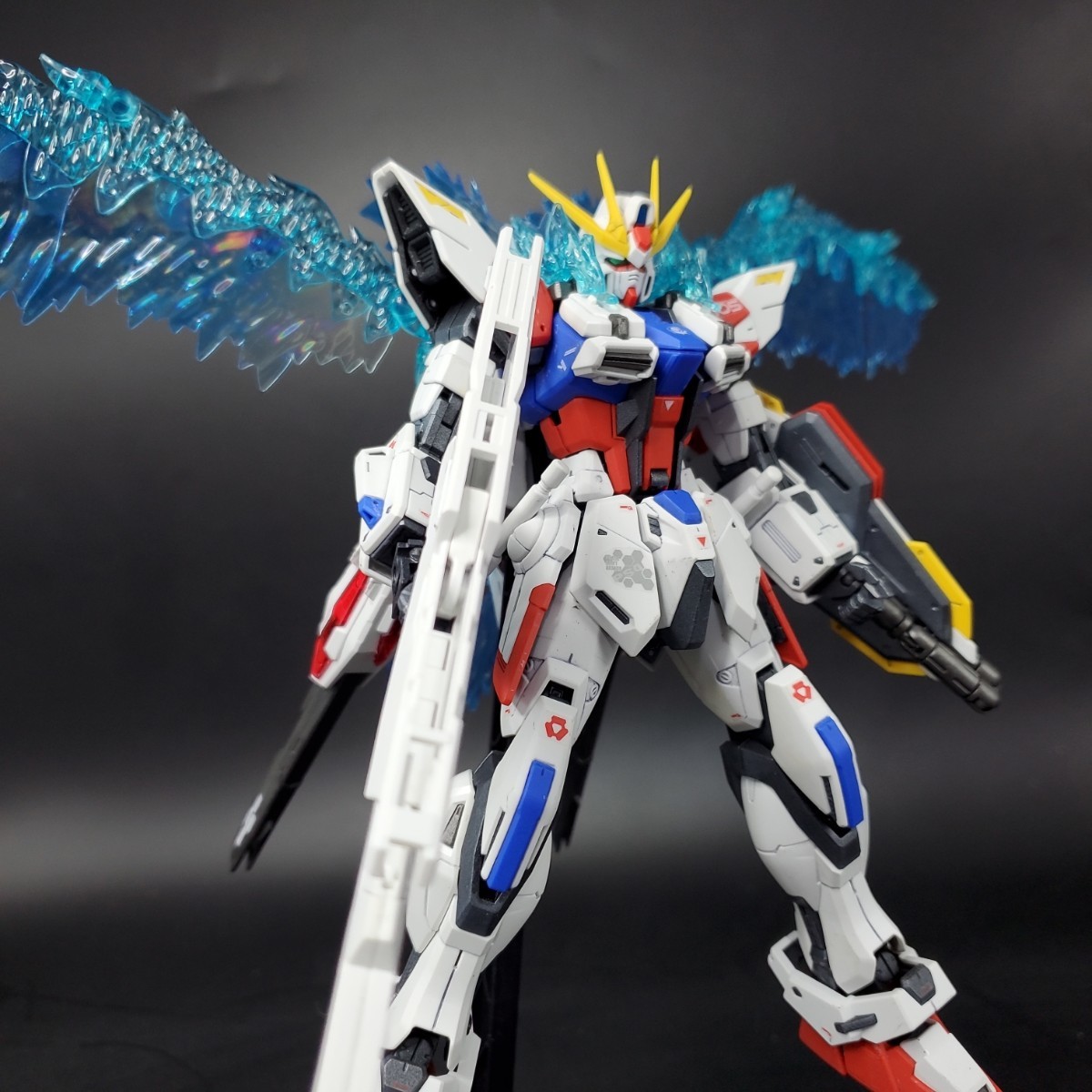 【完成品】MG 1/100 ビルドストライクガンダム フルパッケージ & MG 1/100 ユニバースブースター　(スタービルドストライクガンダム)_画像5