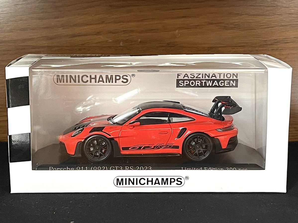 1/43 海外限定 ミニチャンプス ポルシェ 911 992 GT3RS Weissach Package 2023 インディアンレッド/ブラック 1:43 Minichamps Porsche_画像4
