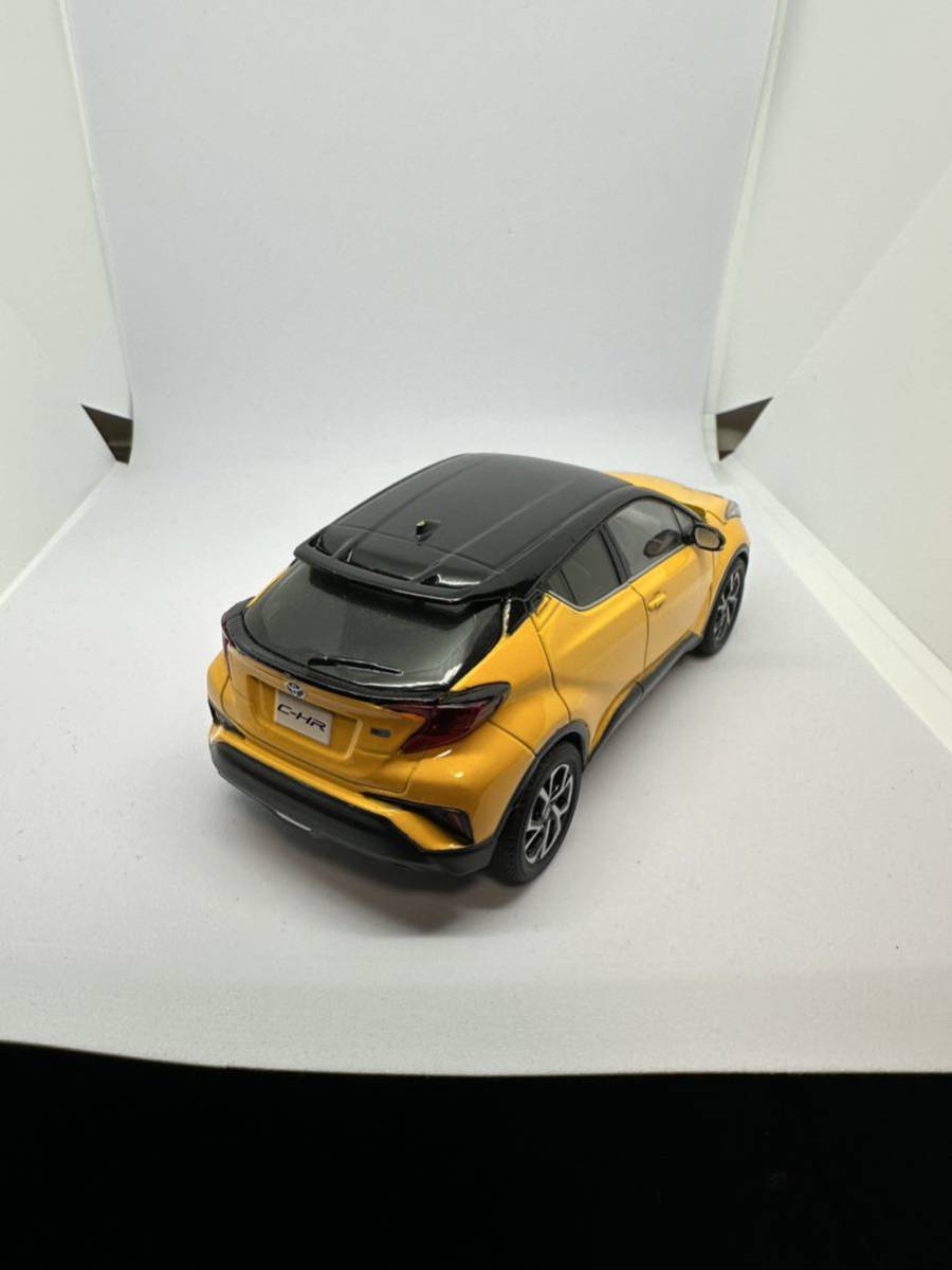 ミニカー 1/30 トヨタ CH-R カラーサンプル モデルカー イエローの画像2