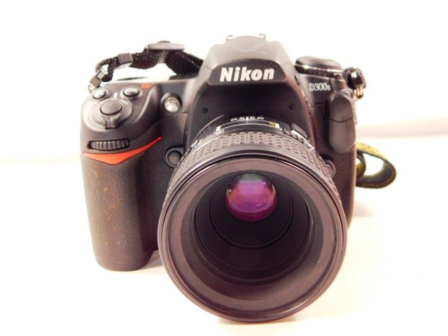 m753★Nikon/D300s/一眼レフ デジタルカメラ/DIGITAL/CAMERA/ニコン★送料590円〜_カメラとレンズのセットです