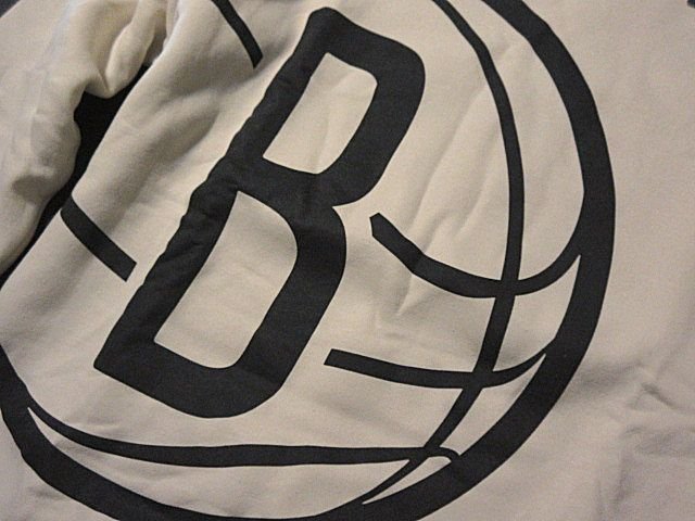 本物正規◆ホリスター◆トレーナー クルー スウェット BROOKLYN NETS NBA■L■アイボリー■新品■裏地起毛/0042-178_画像4