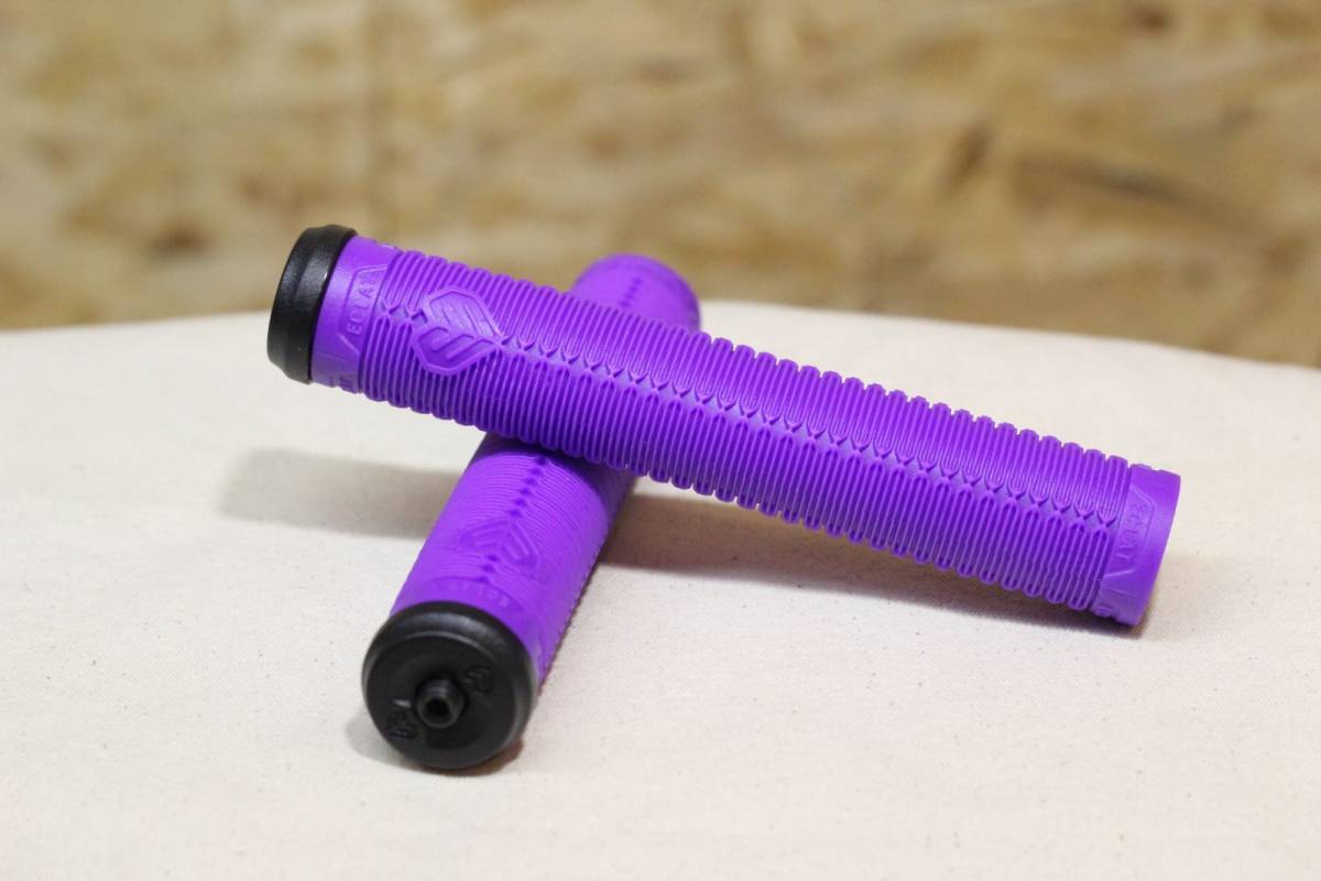 自転車　BMX グリップ ECLAT SHOGUN GRIP PURPLE 即決　送料無料　新品未使用