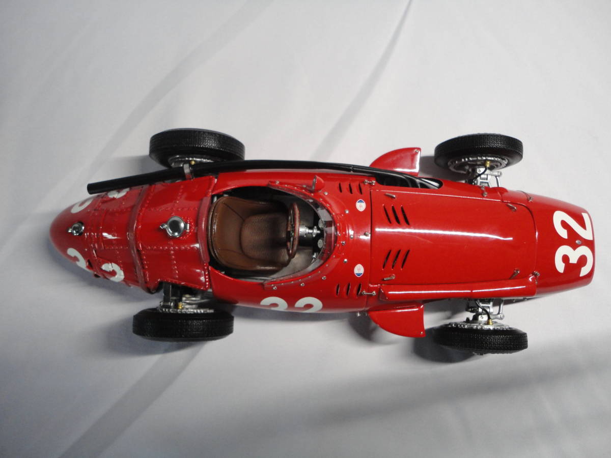 CMC 1/18 マセラティ 250F 1957 モナコGP Winner No.32　_画像5