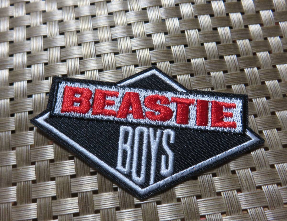 黒赤白◆新品ビースティ・ボーイズBeastie Boysニューヨーク　アメリカ　ヒップホップ・グループ 　刺繍ワッペン◆音楽　MUSIC　激シブ_画像1