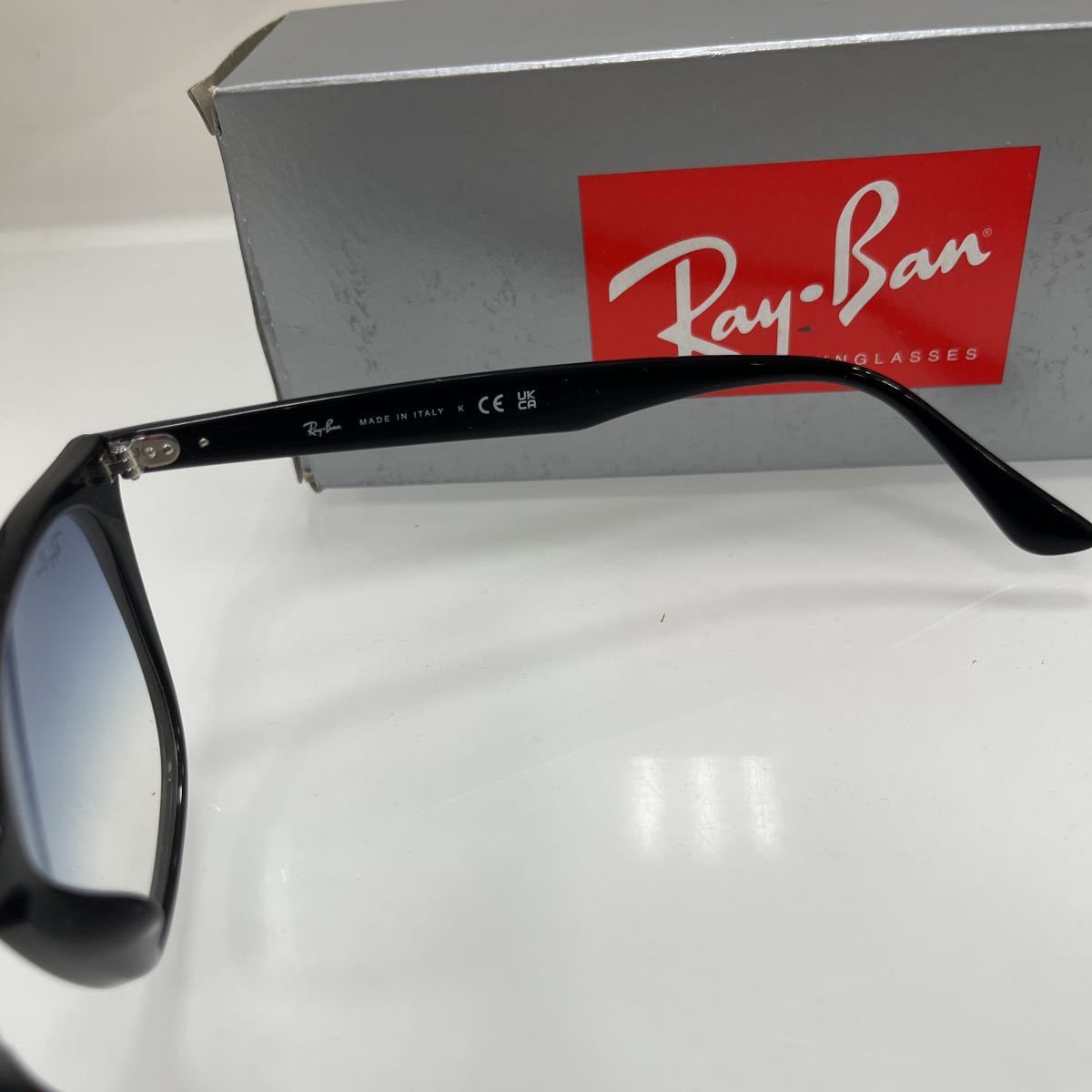 RayBan RB4258F 601/19 52 ブラック/ライトブルーグラデーション 正規品 アジアフィット　ルックスオティカジャパン正規　ケース黒_画像4