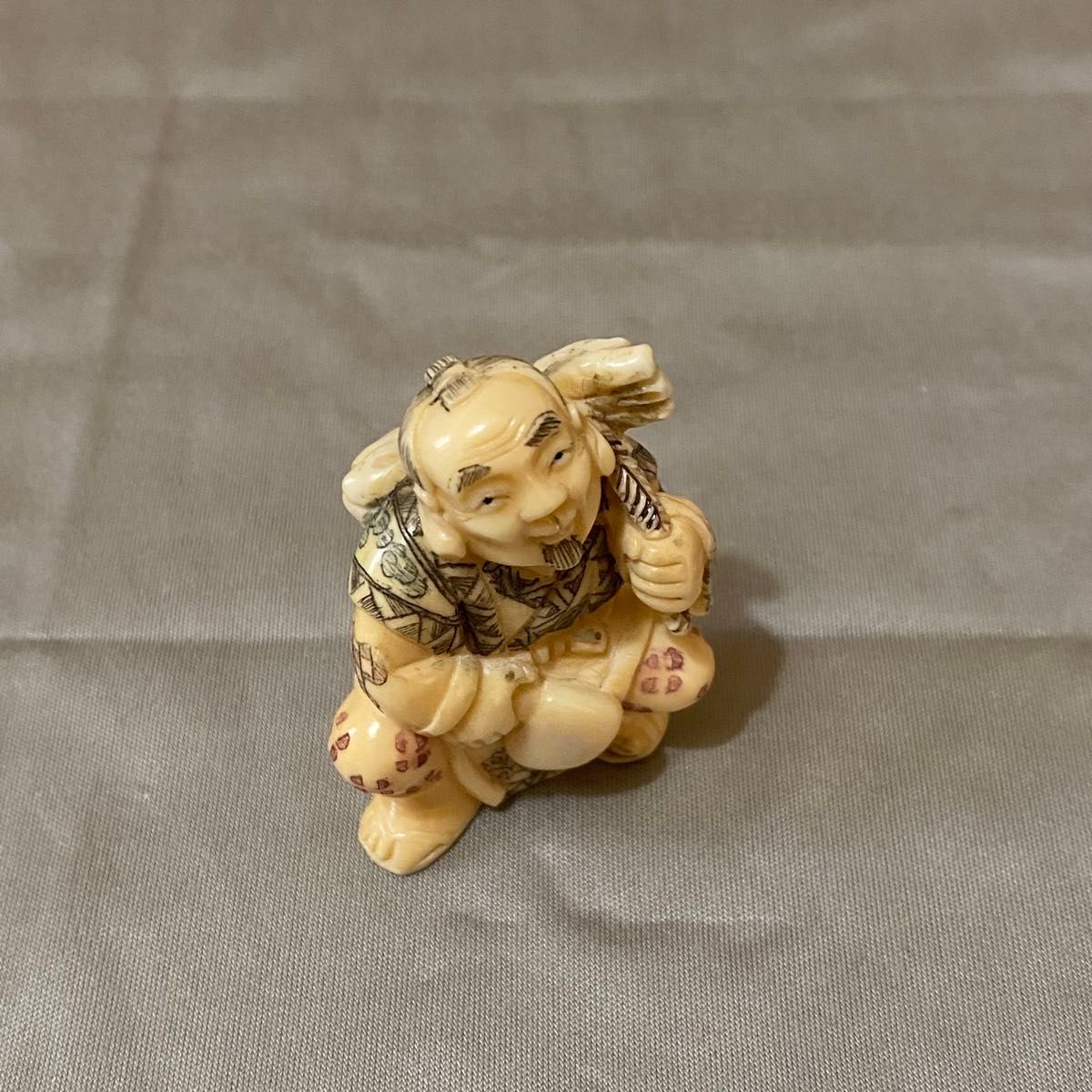 古美術 在銘 山口 カバ牙 根付 河馬 提げ物 Netsuke 人物 彫刻③