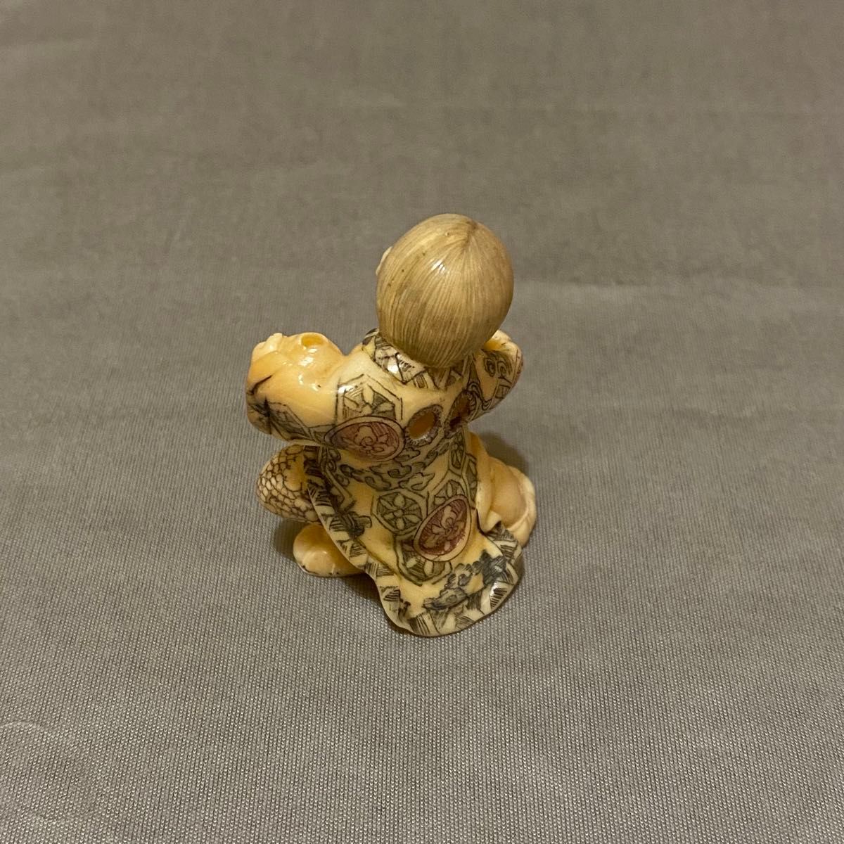 古美術 在銘 山口 カバ牙 根付 河馬 提げ物 Netsuke 人物 彫刻④