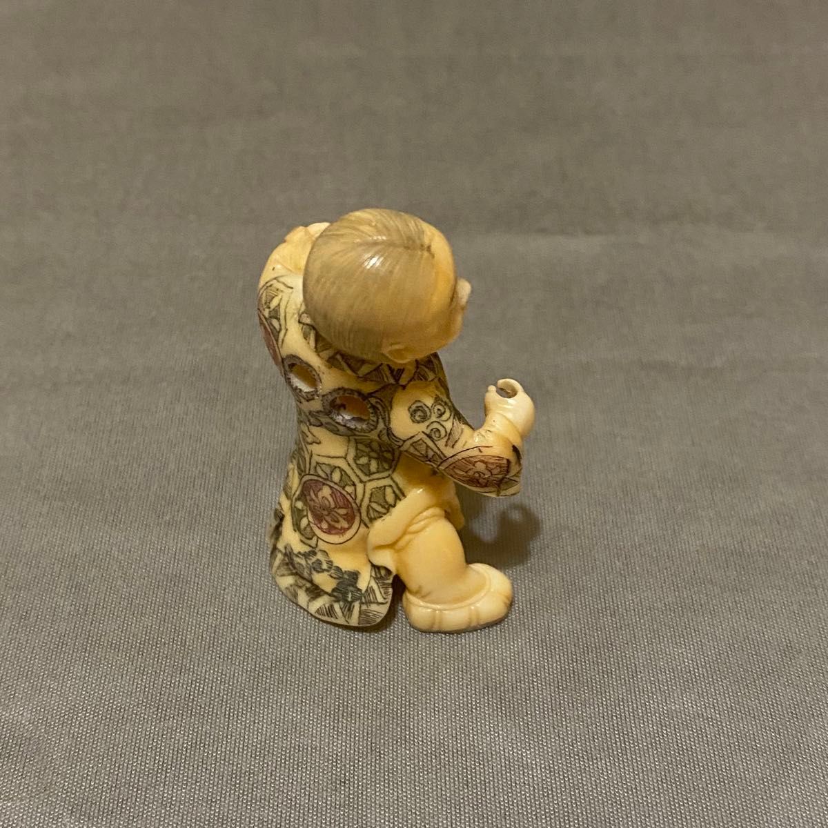 古美術 在銘 山口 カバ牙 根付 河馬 提げ物 Netsuke 人物 彫刻④